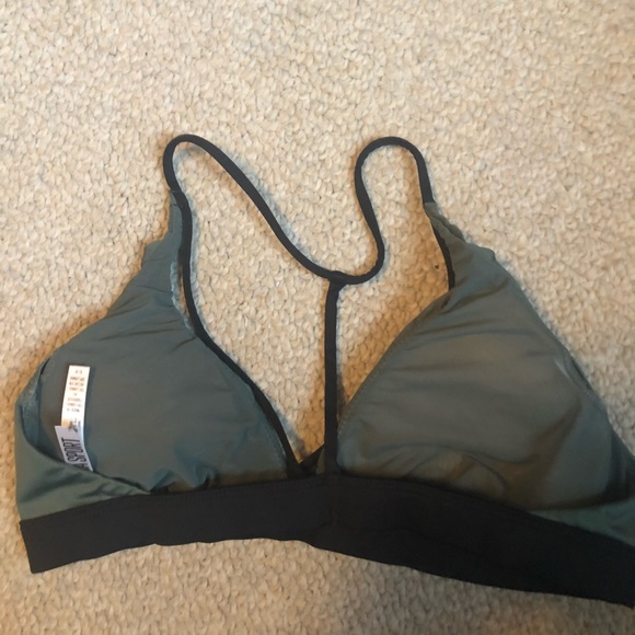 Victoria’s Secret Sports Bra - Picture 2 of 3